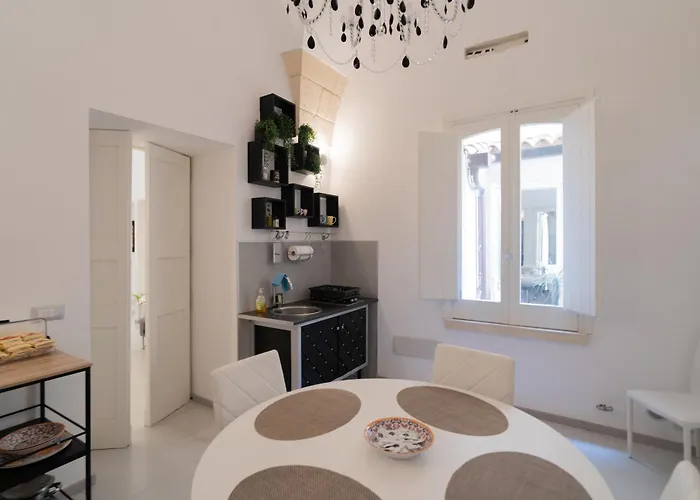 דירה Dimora Barocca Luxury לצ'ה